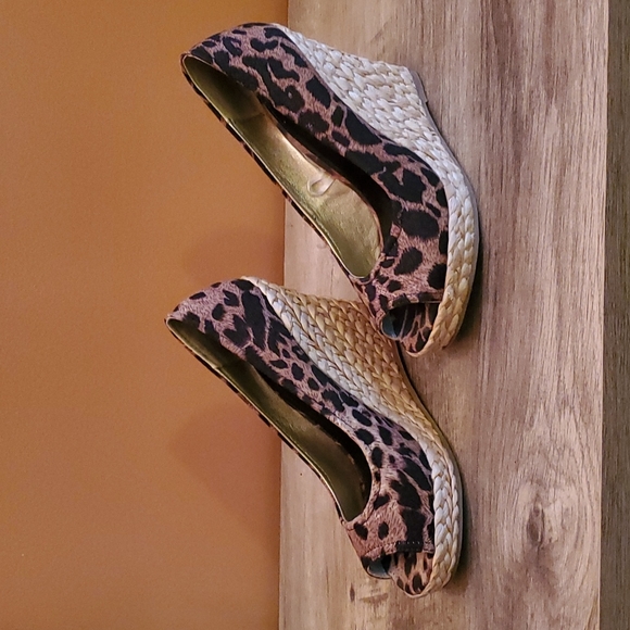 Express Wedges - Picture 8 of 8